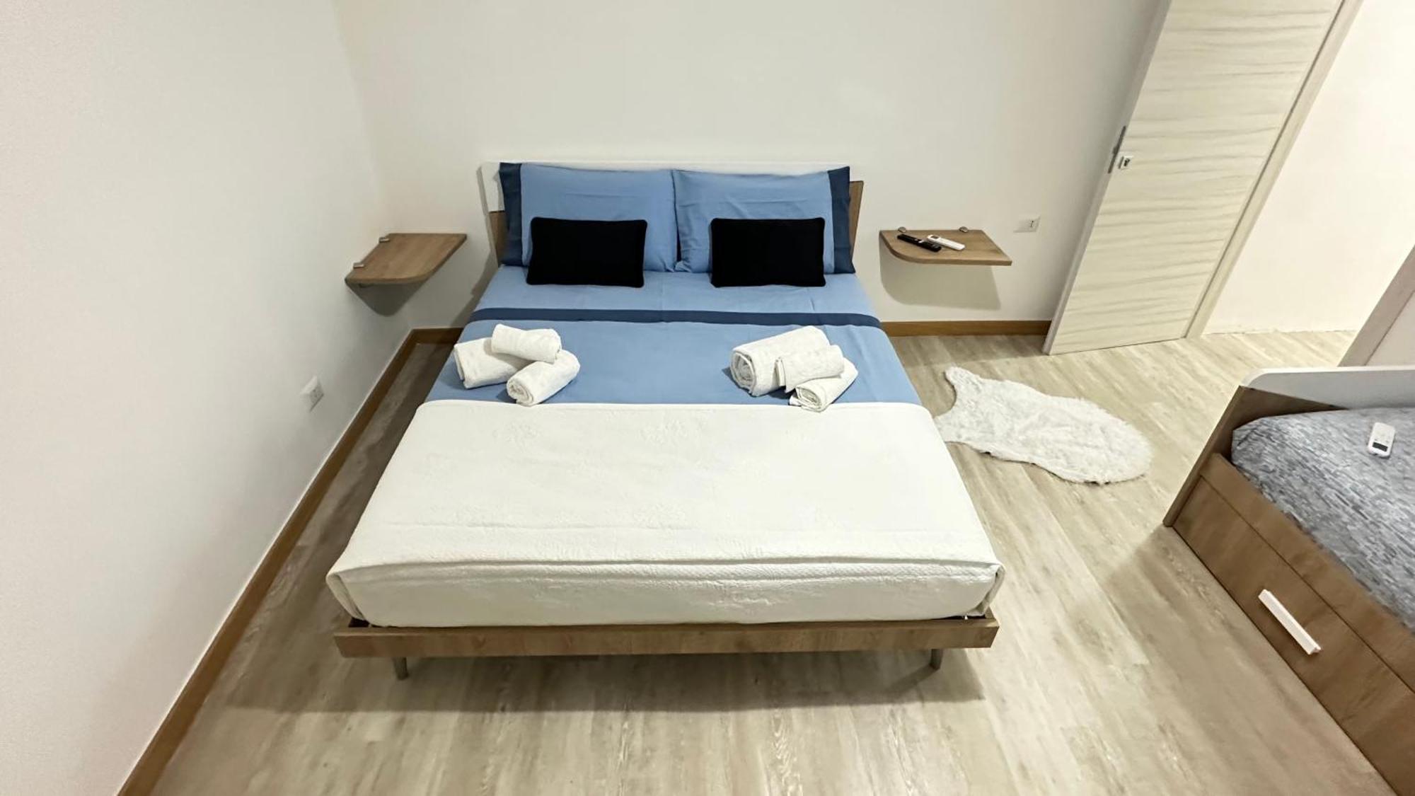 Centro-Archimede Rooms カステルヴェトラーノ エクステリア 写真